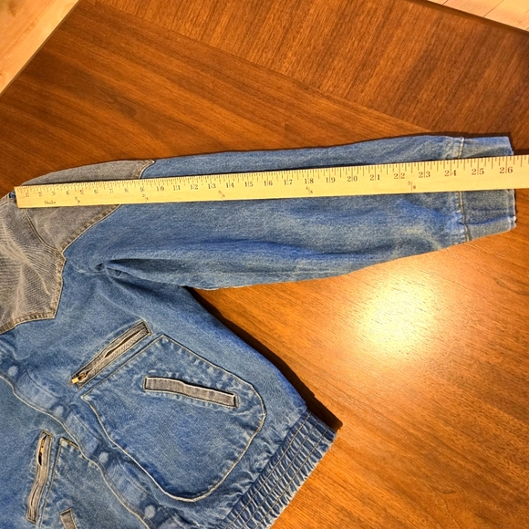 Vintage Hot Tracks Woman's 2 Tone Denim Jacket, Snap Closure, Size Large - Picture 12 of 16